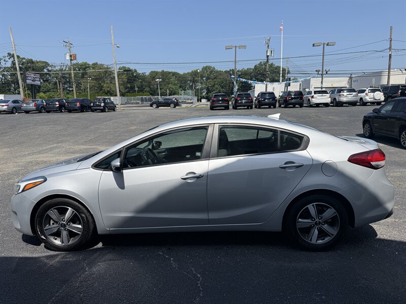 Used 2018 Kia Forte LX w/ LX Popular Package FWD image 4