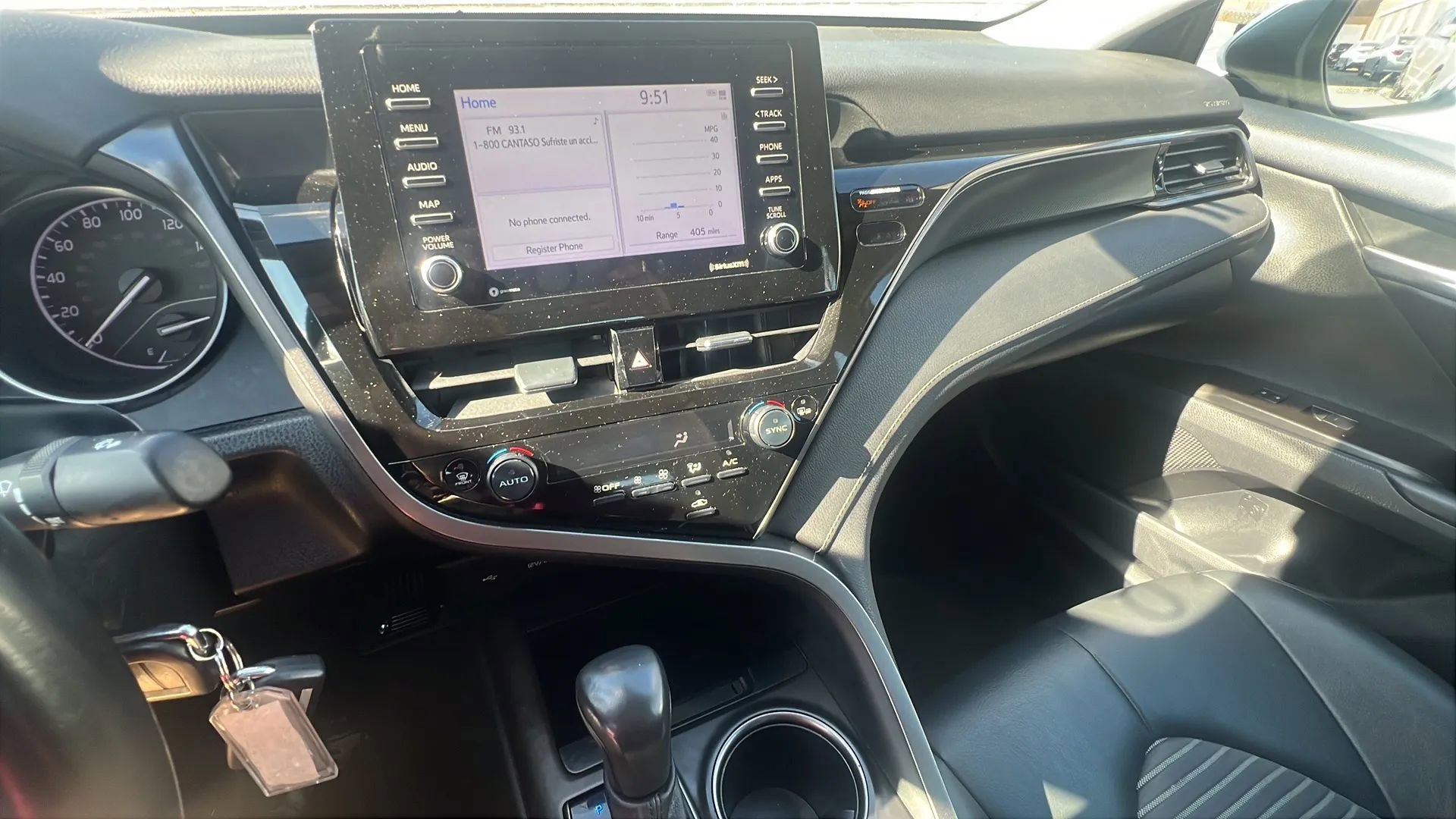 Used 2023 Toyota Camry SE image 17