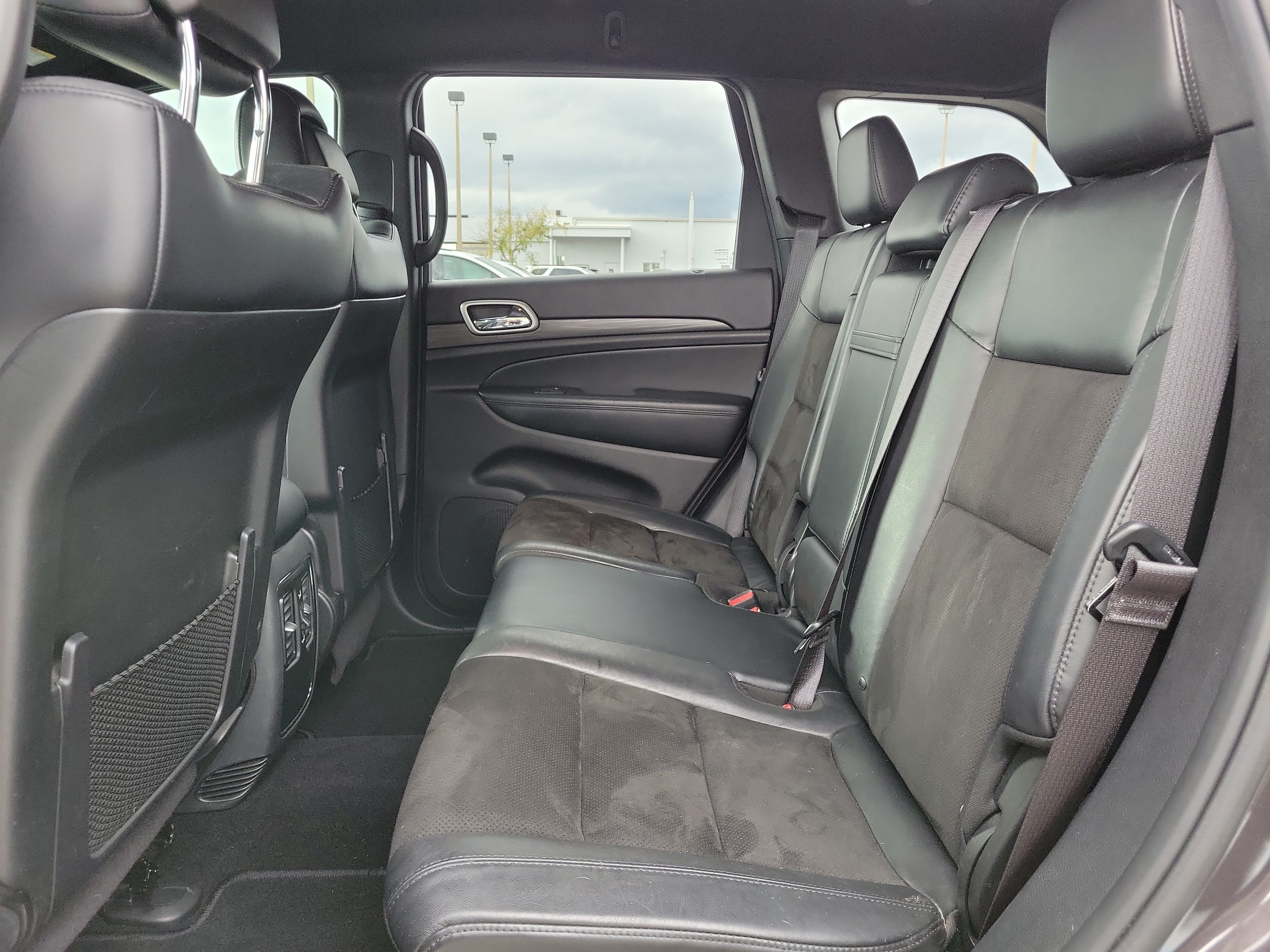 Used 2019 Jeep Grand Cherokee Laredo w/ Laredo X Package RWD image 18