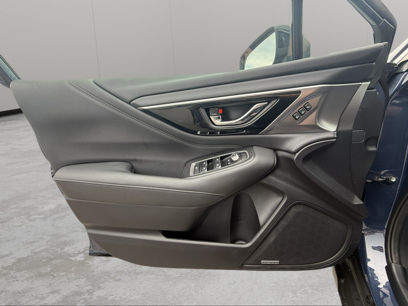 Used 2023 Subaru Outback Limited AWD/4WD image 22