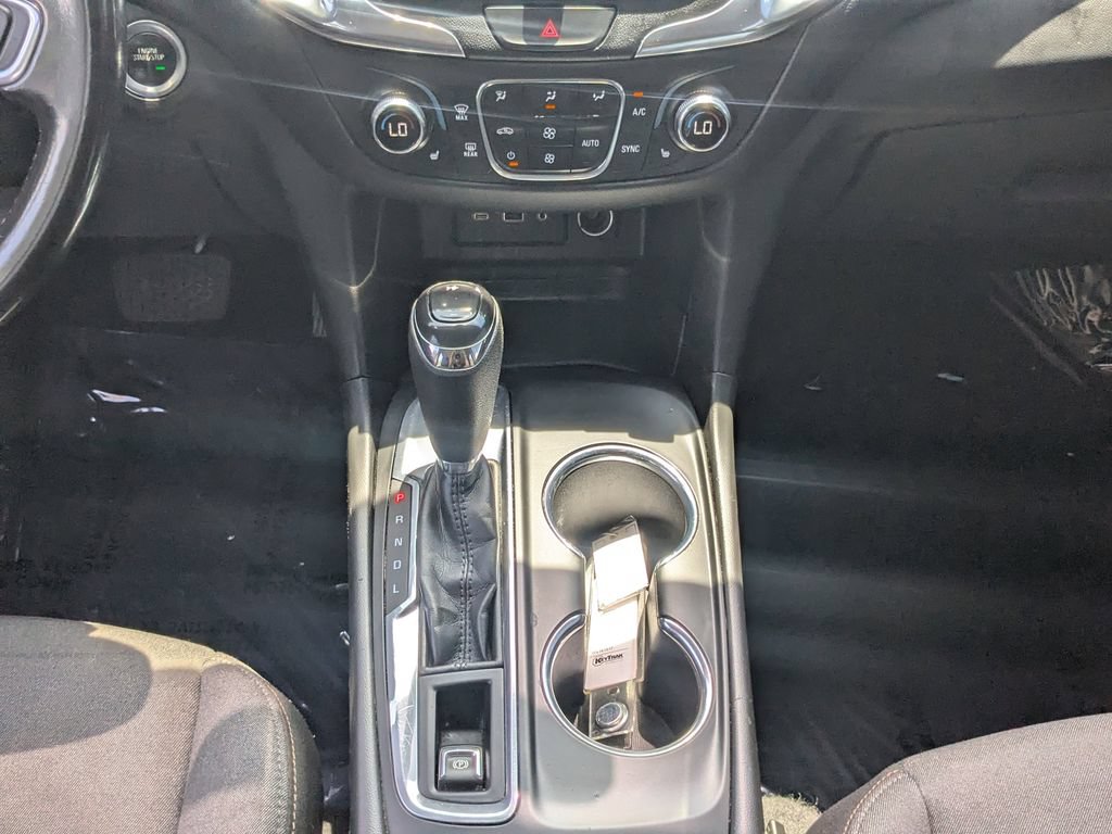 Used 2021 Chevrolet Equinox LT w/ Driver Convenience Package FWD image 6
