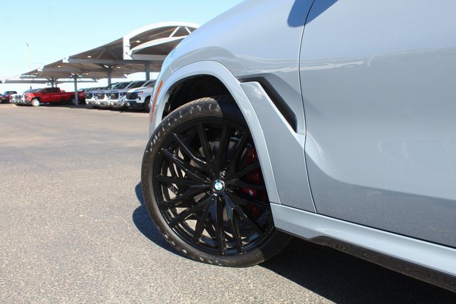 Used 2024 BMW X6 xDrive40i w/ Premium Package image 13
