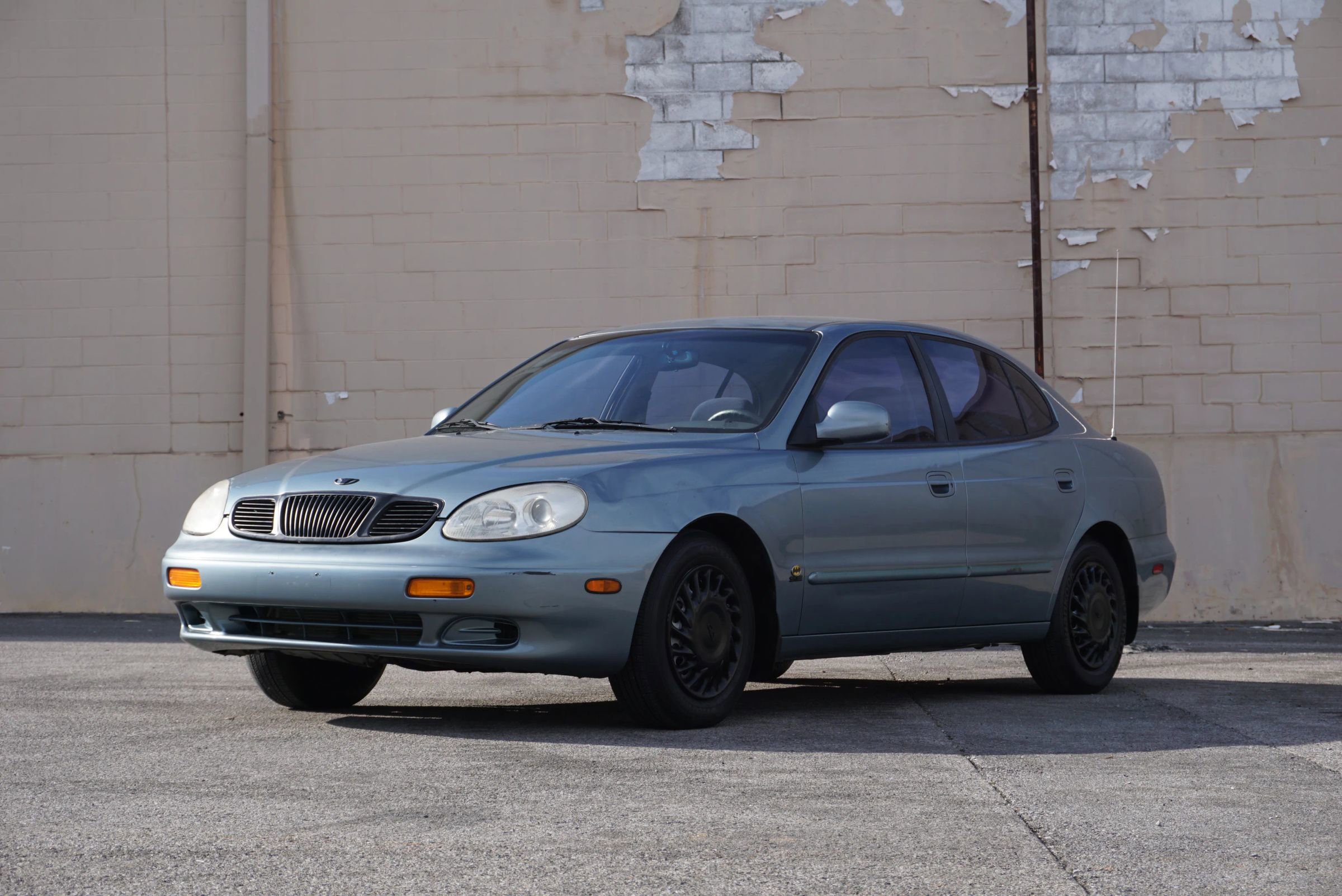 Used 2002 Daewoo Leganza SE