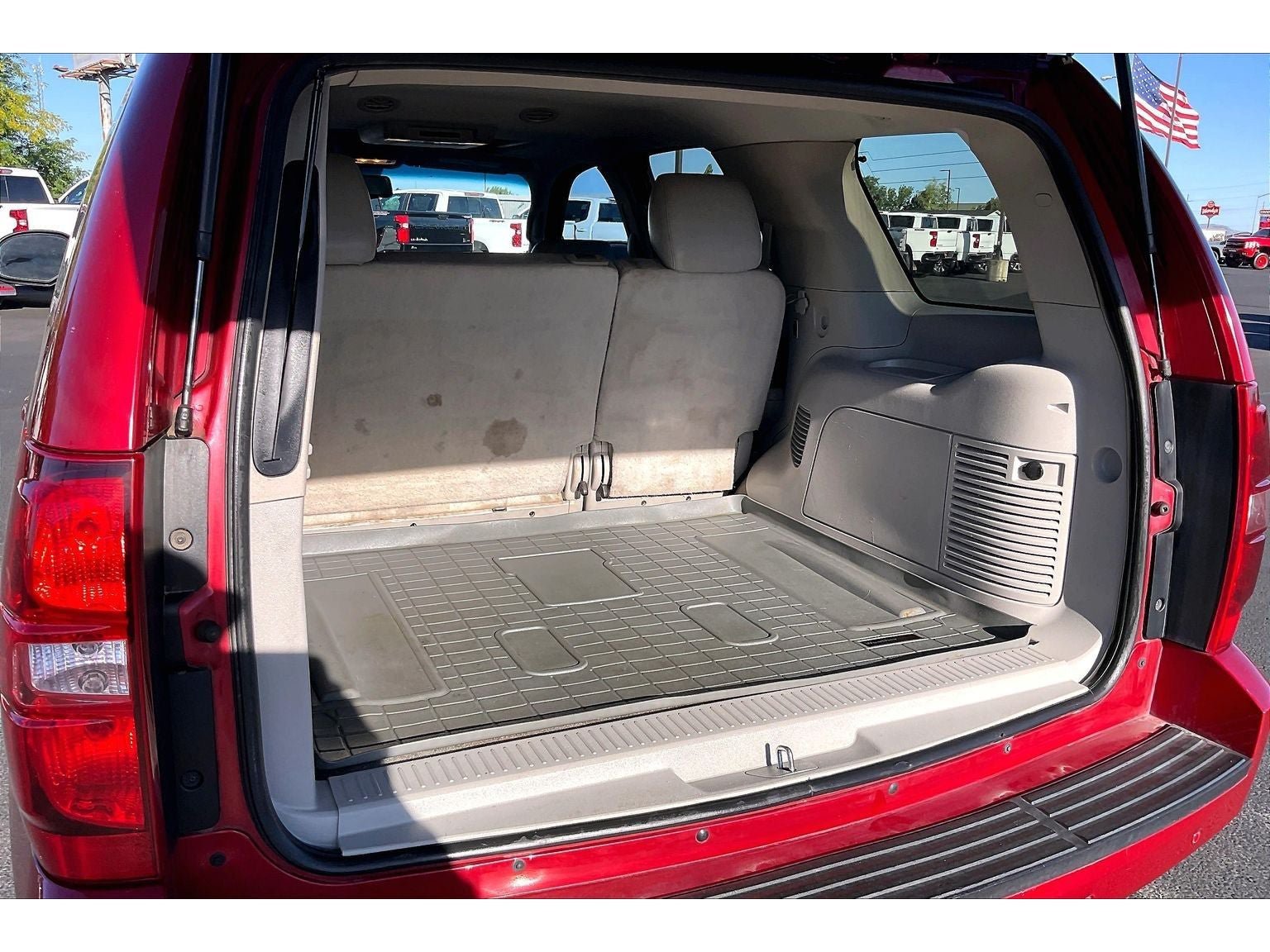 Used 2014 Chevrolet Tahoe LT w/ Luxury Package AWD/4WD image 10