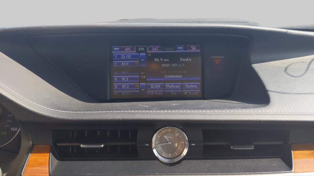 Used 2013 Lexus ES 300h w/ Luxury Pkg FWD image 25