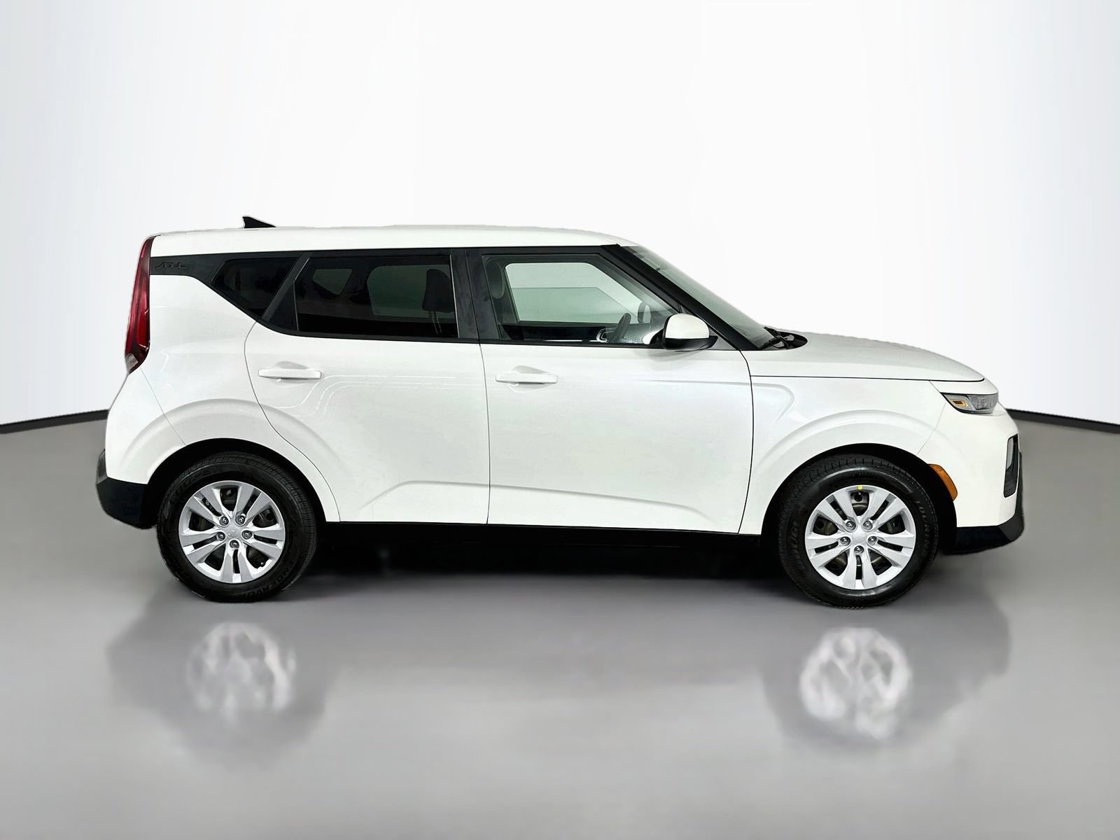 Used 2022 Kia Soul LX FWD image 8