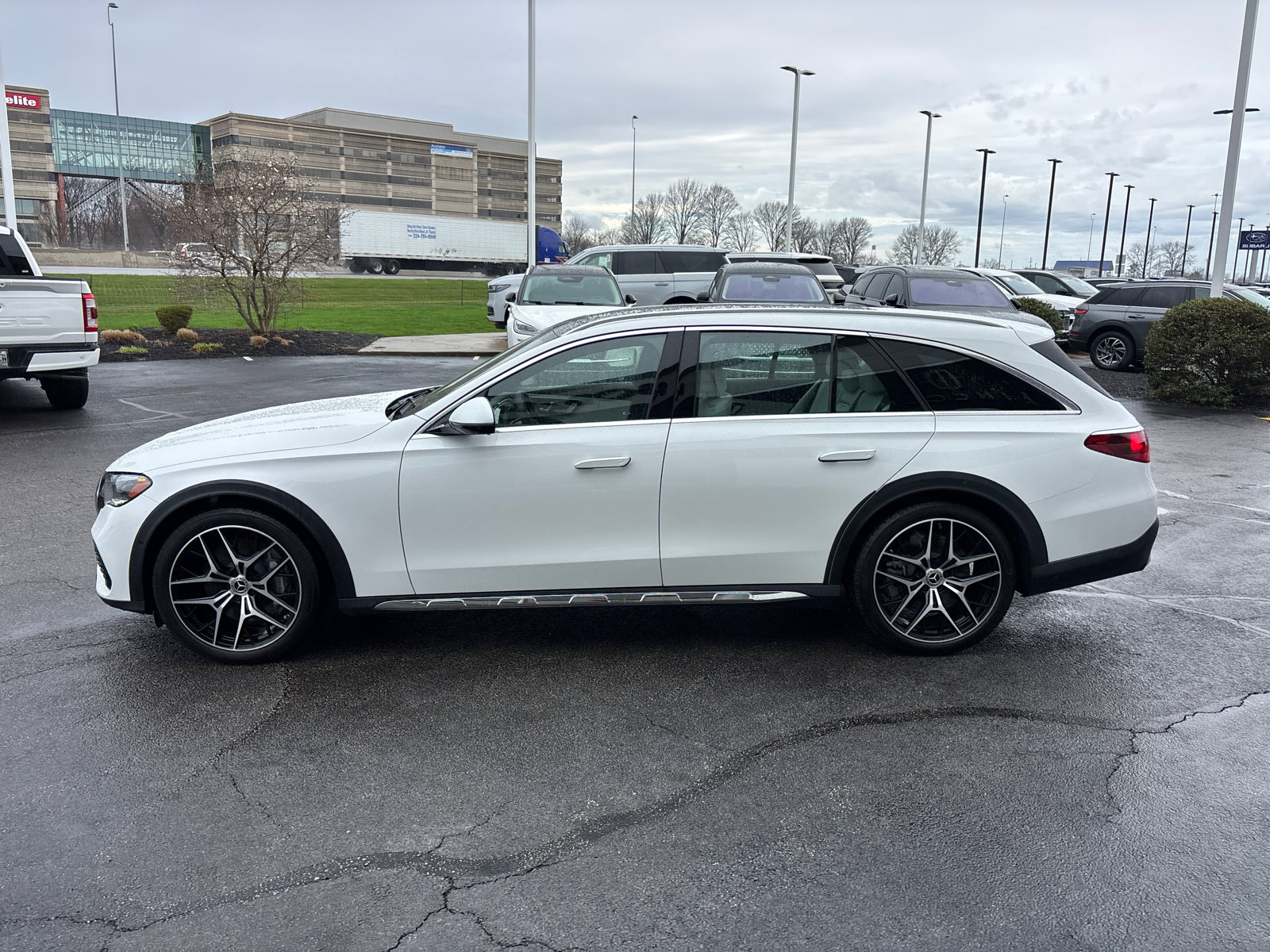 Used 2026 Mercedes-Benz E 450 4MATIC All-Terrain Wagon image 4