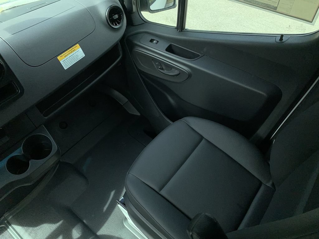 Used 2023 Mercedes-Benz Sprinter 2500 image 14