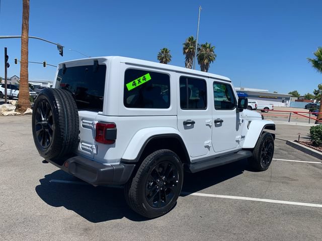 Used 2025 Jeep Wrangler Unlimited Sahara AWD/4WD image 7