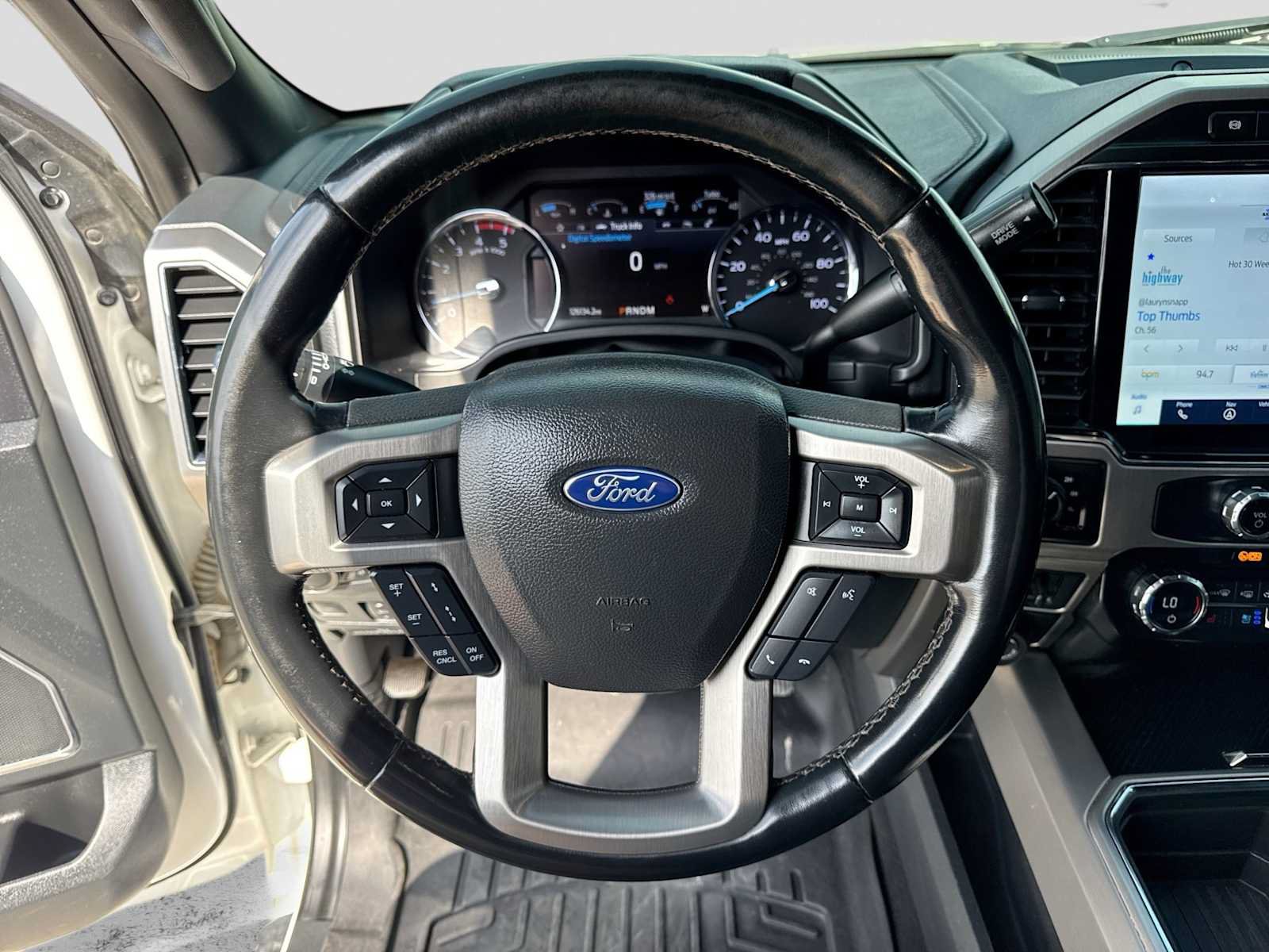 Used 2022 Ford F350 Platinum w/ FX4 Off-Road Package AWD/4WD image 22