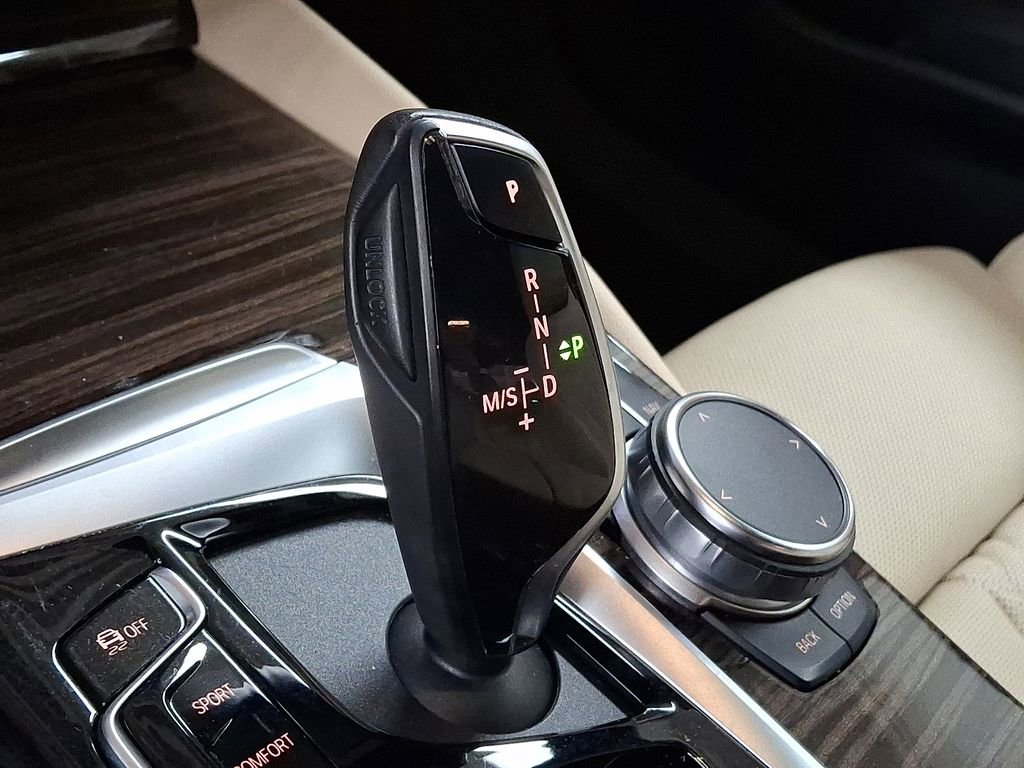 Certified 2023 BMW 530i xDrive w/ Premium Package AWD/4WD image 13