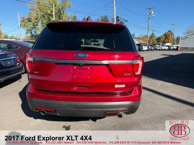 Used 2017 Ford Explorer XLT w/ Equipment Group 202A AWD/4WD image 4