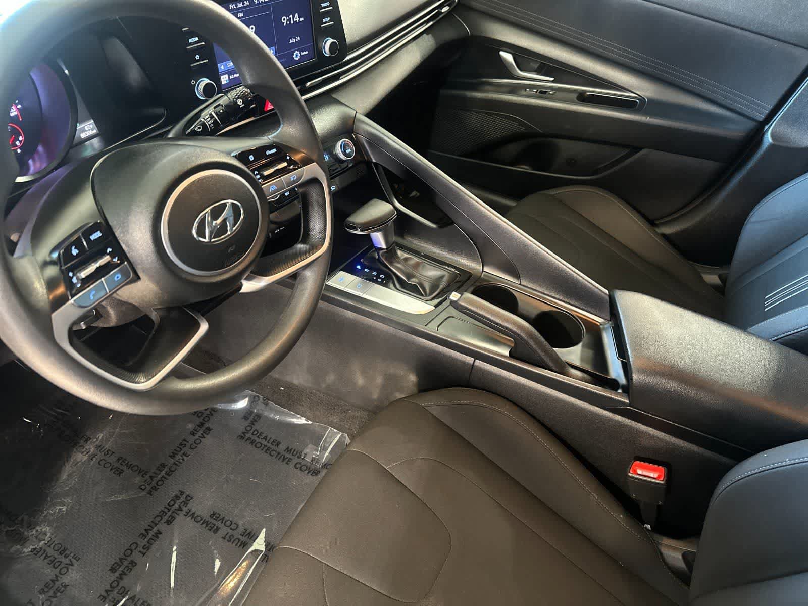Used 2022 Hyundai Elantra SEL FWD image 12