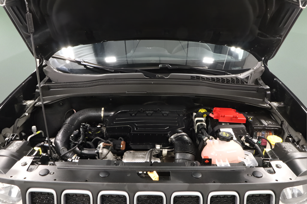 Certified 2023 Jeep Renegade Latitude AWD/4WD image 23