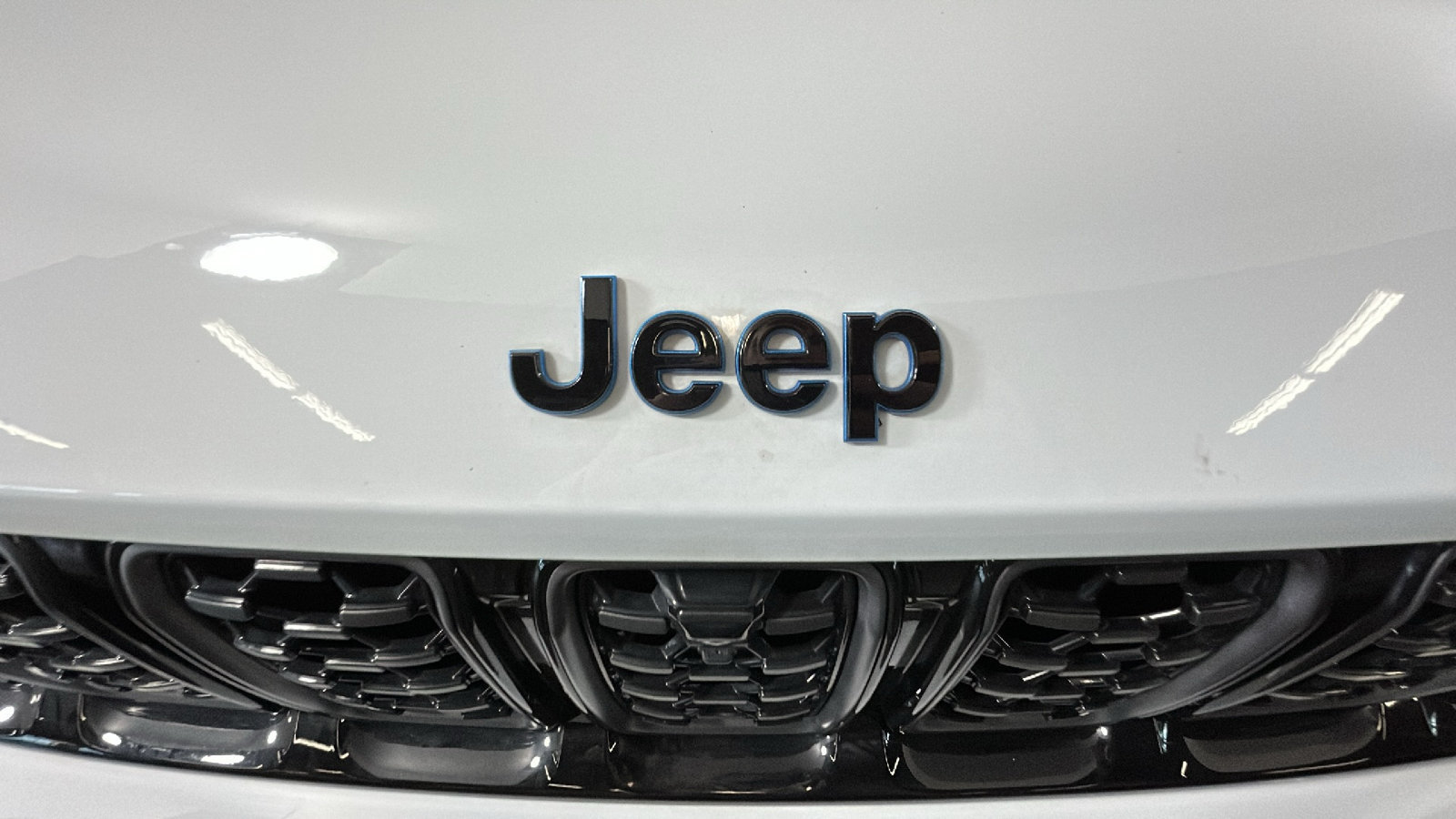 Used 2023 Jeep Grand Cherokee Summit w/ High Altitude Package AWD/4WD image 9