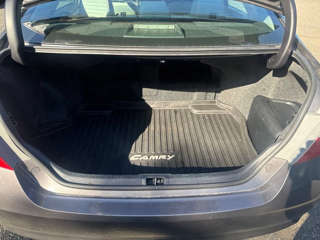 Used 2015 Toyota Camry XLE w/ Moonroof Package FWD image 40