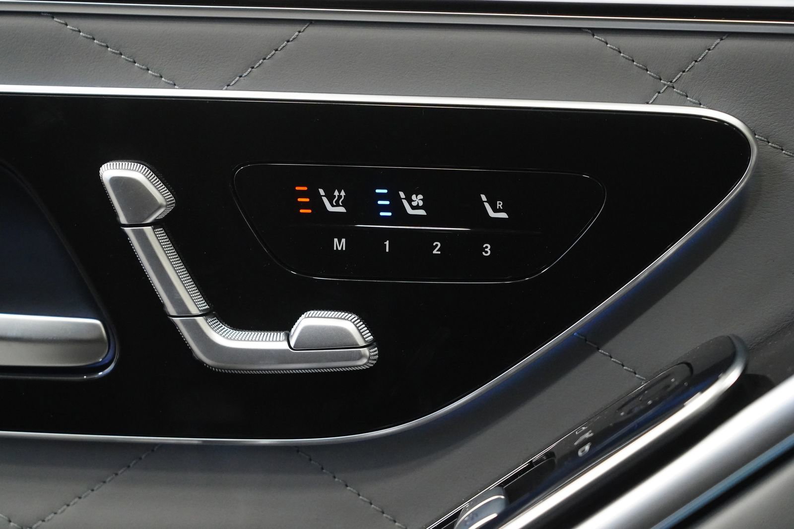 New 2026 Mercedes-Benz S 580 4MATIC Sedan image 31