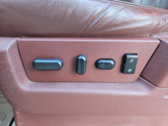 Used 2014 Ford F150 King Ranch w/ King Ranch Luxury Package image 12