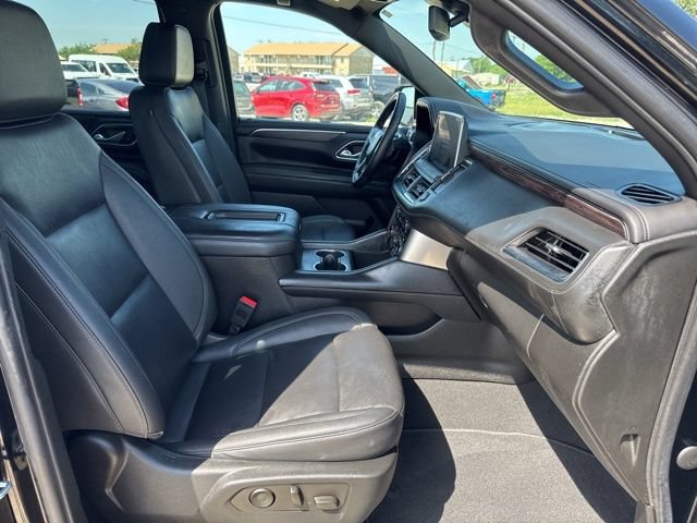 Used 2023 Chevrolet Tahoe Z71 w/ Luxury Package AWD/4WD image 29
