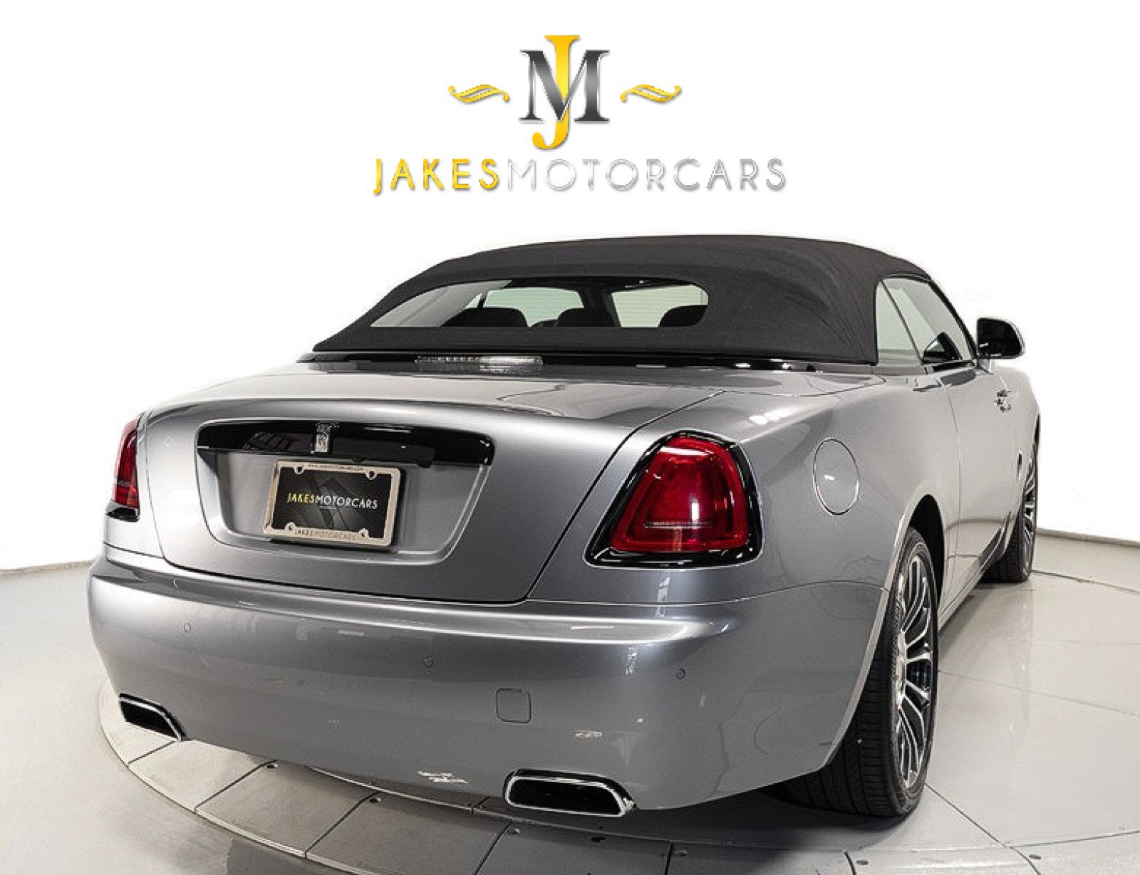Used 2019 Rolls-Royce Dawn RWD image 14