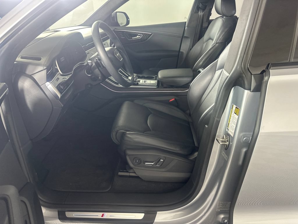Used 2022 Audi Q8 Prestige AWD/4WD image 3