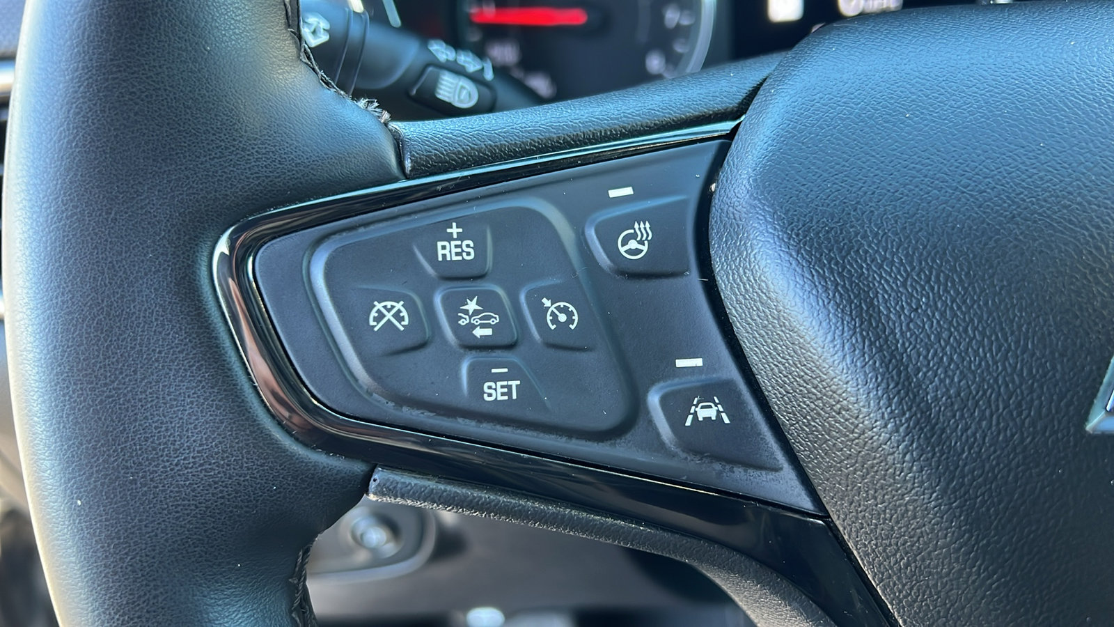 Certified 2024 Chevrolet Equinox Premier image 24