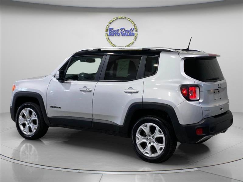 Used 2018 Jeep Renegade Limited w/ UConnect 8.4 Nav Group AWD/4WD image 3