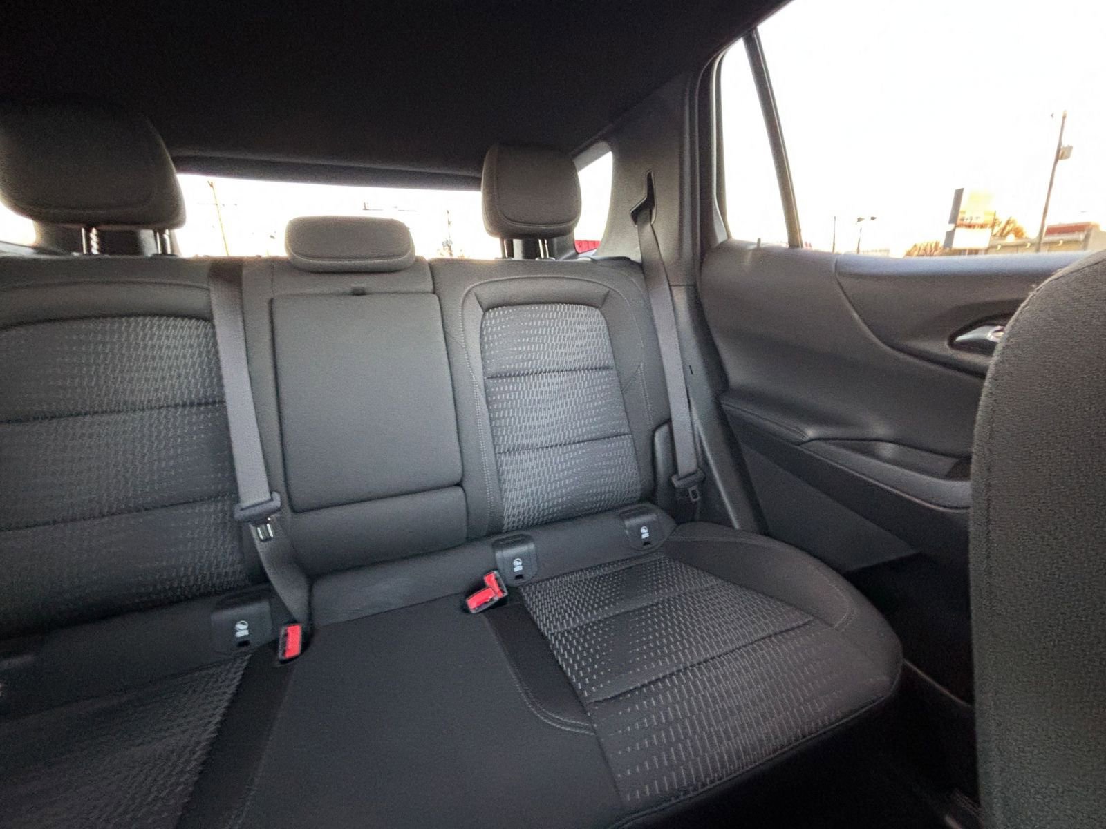 Used 2025 Chevrolet Equinox LT image 36