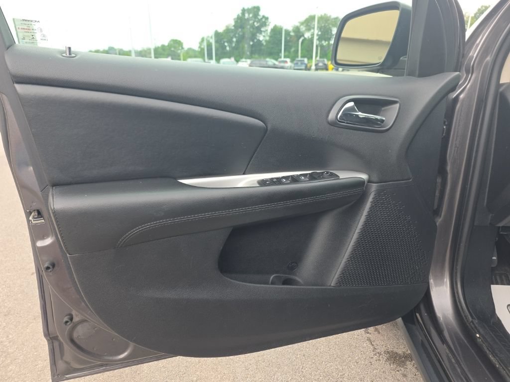 Used 2020 Dodge Journey SE FWD image 15