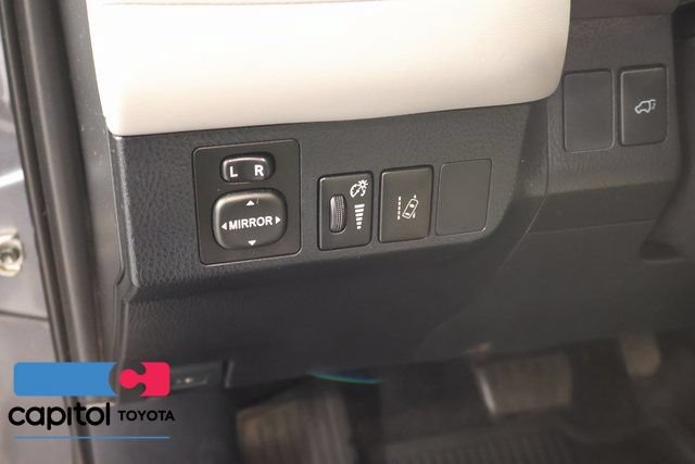 Used 2016 Toyota RAV4 Limited AWD/4WD image 15