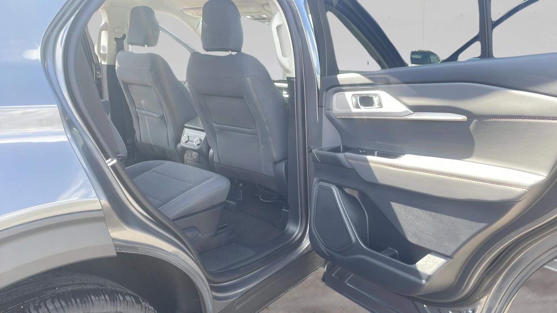 Used 2025 Ford Explorer Active image 18