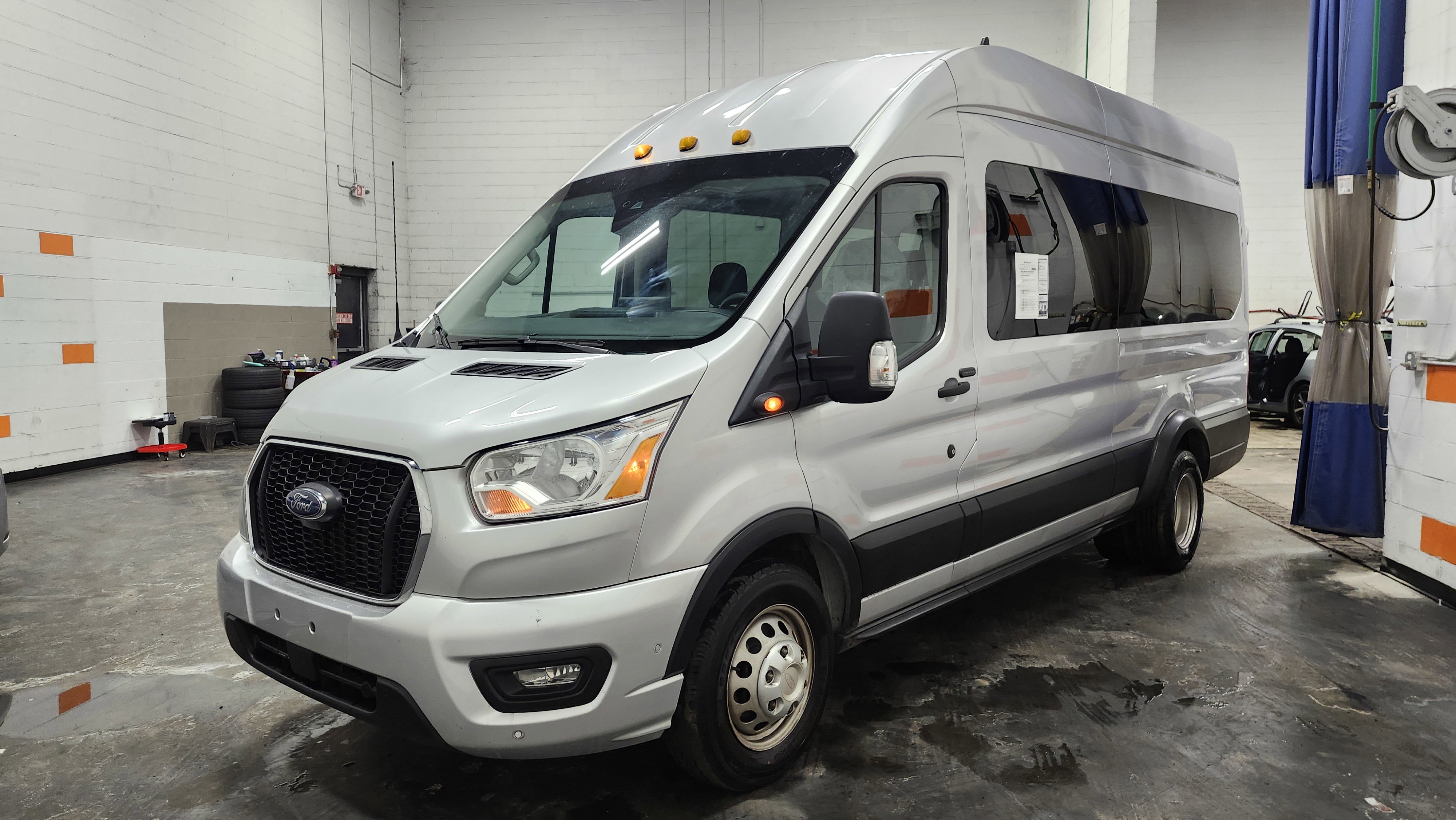 Used 2022 Ford Transit 350 XLT image 12