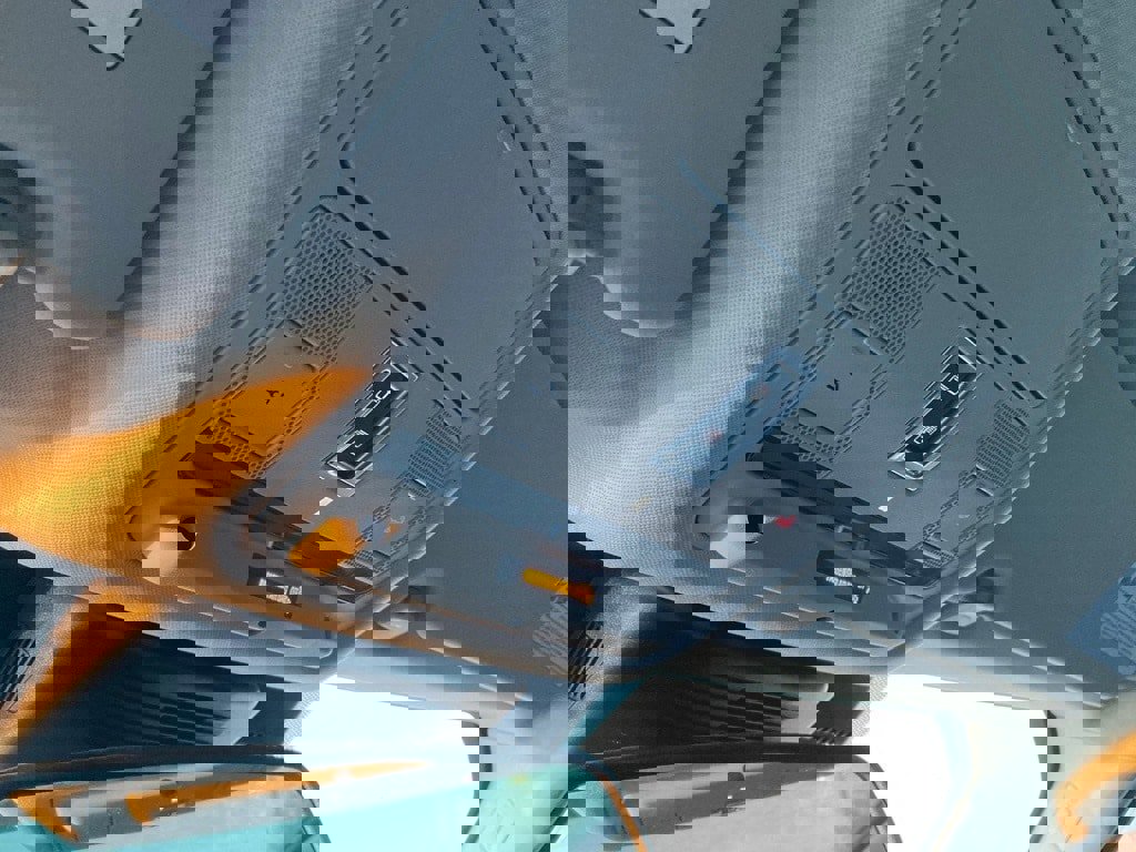 Used 2018 Land Rover Discovery Sport HSE image 29