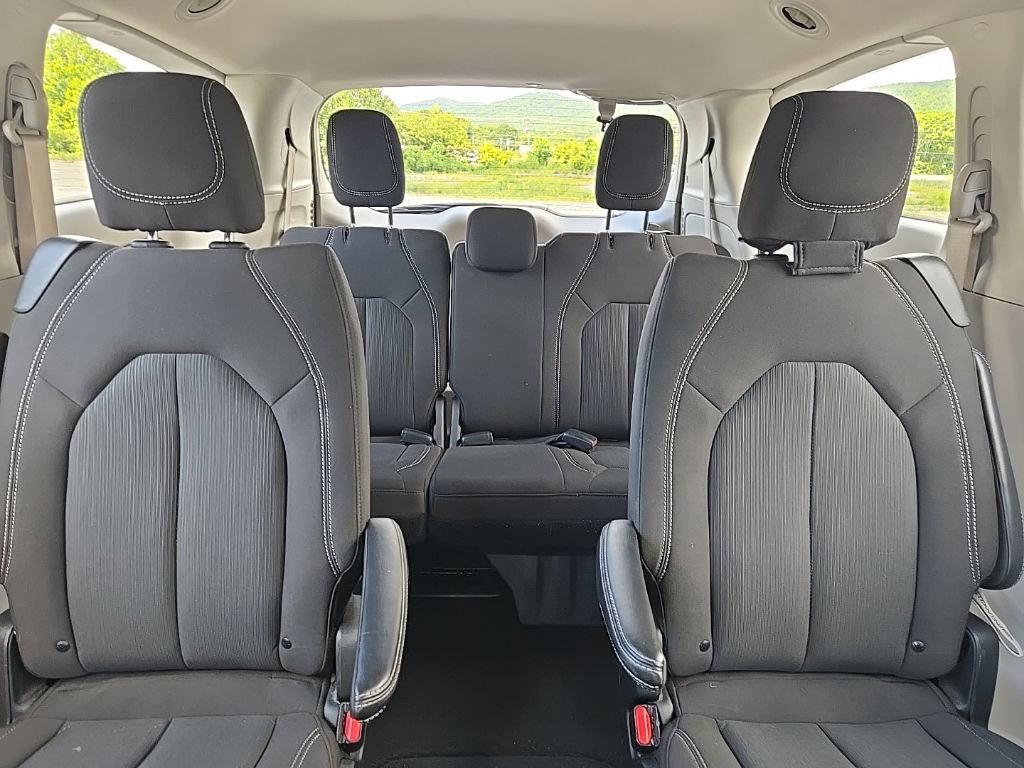 Used 2023 Chrysler Voyager LX FWD image 21
