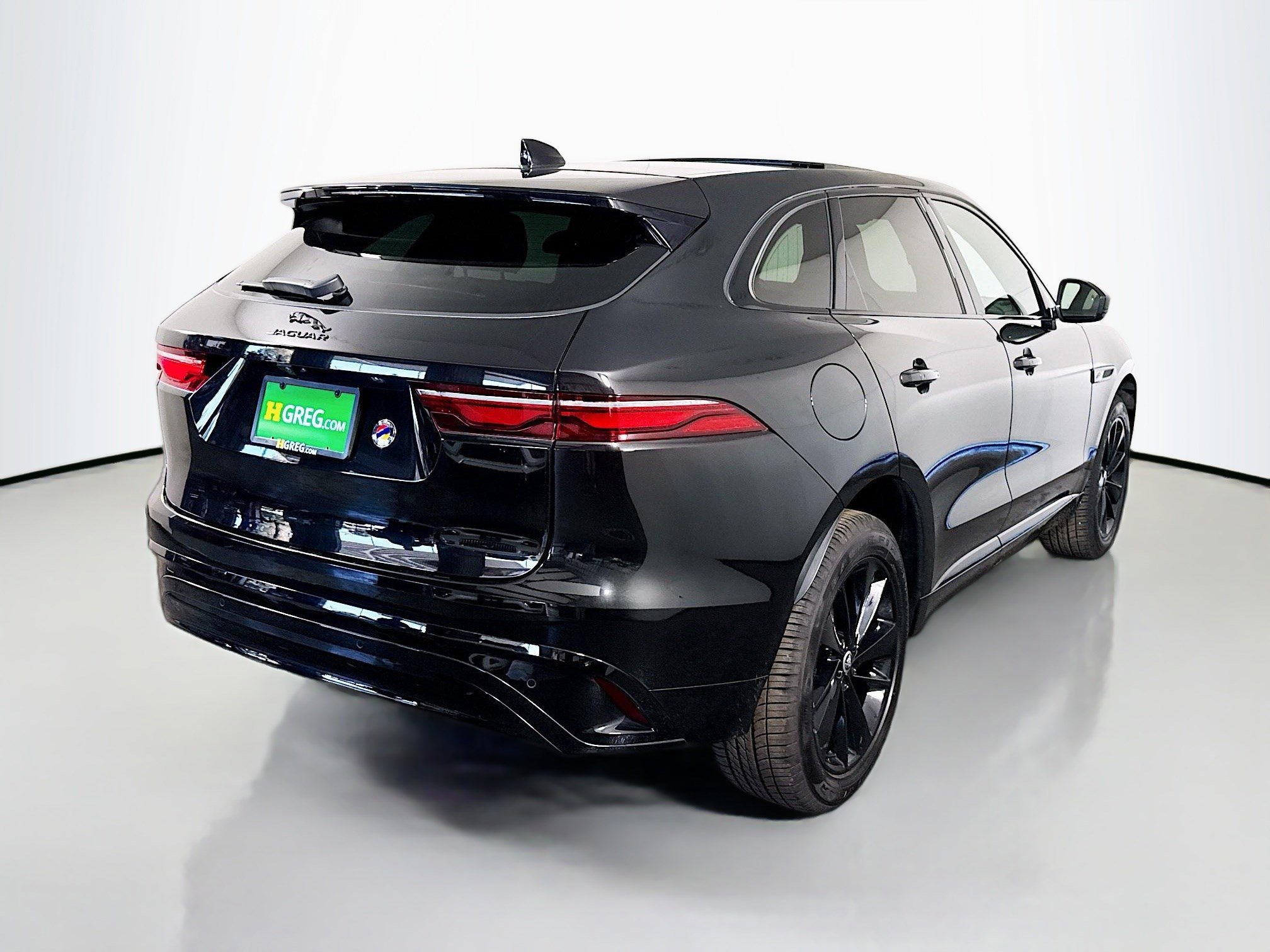 Used 2025 Jaguar F-PACE R-Dynamic S image 10