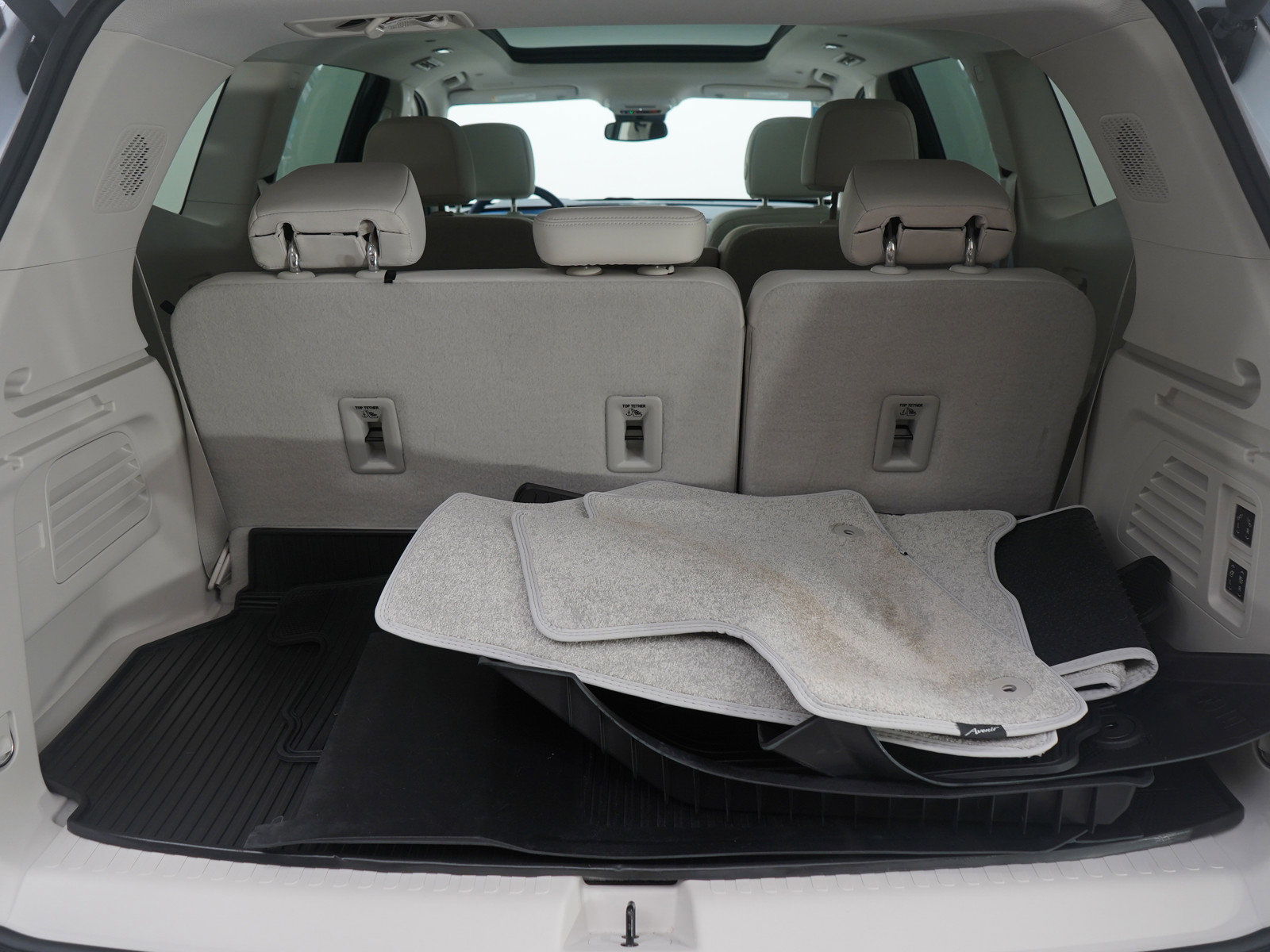 Used 2025 Buick Enclave Avenir image 11