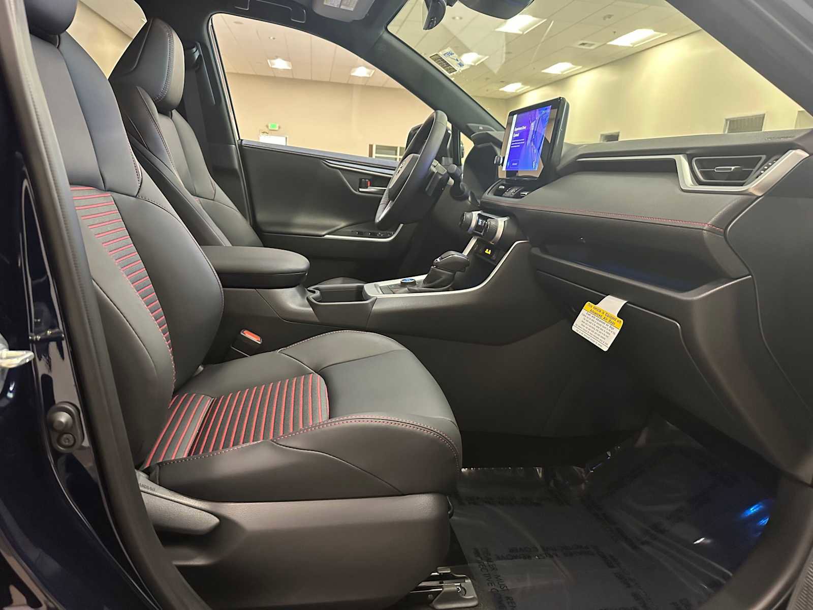 Certified 2025 Toyota RAV4 XSE w/ Weather Package image 28