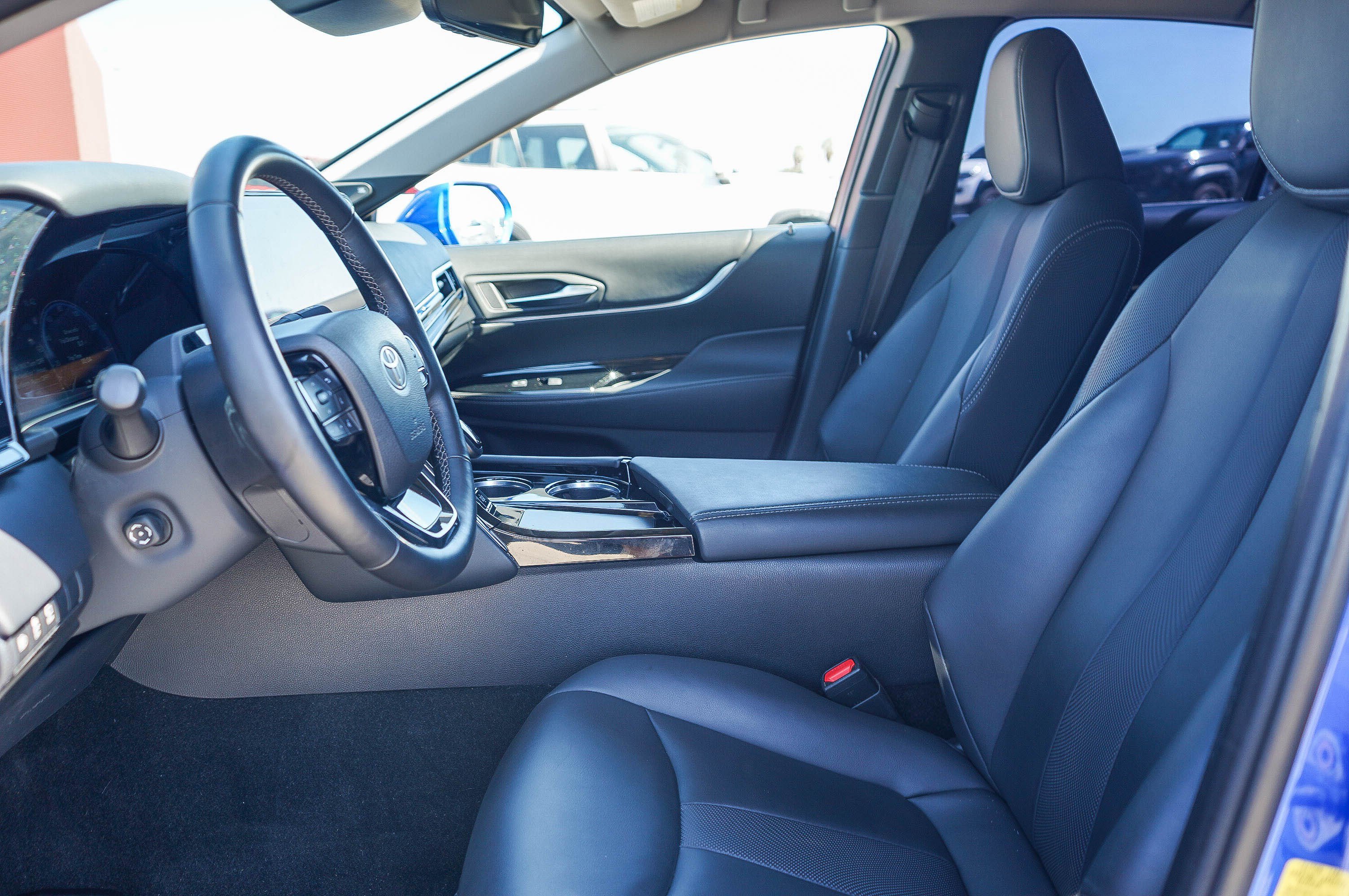 Certified 2025 Toyota Mirai XLE RWD image 19