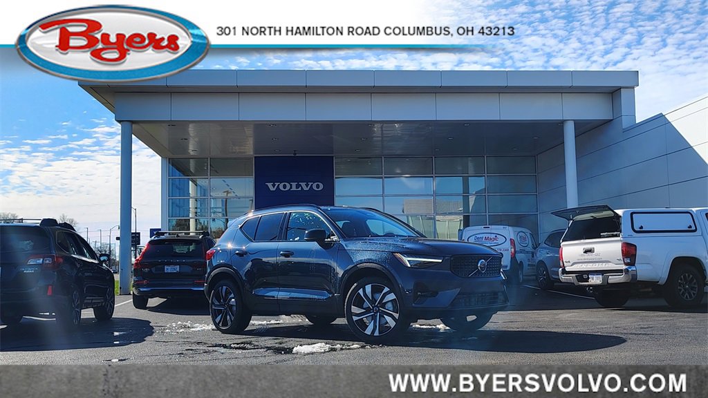 New 2026 Volvo XC40 B5 Ultra w/ Climate Package