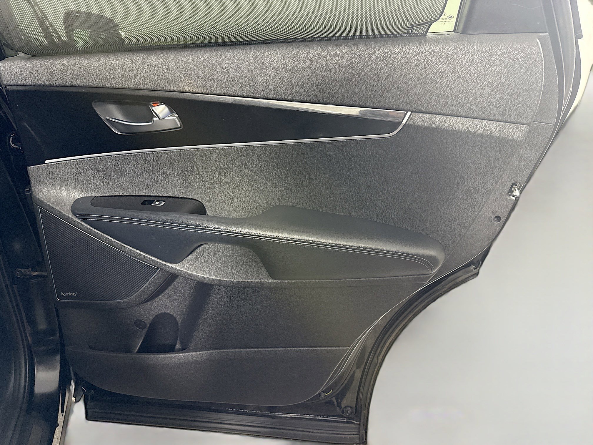 Used 2016 Kia Sorento SX image 28