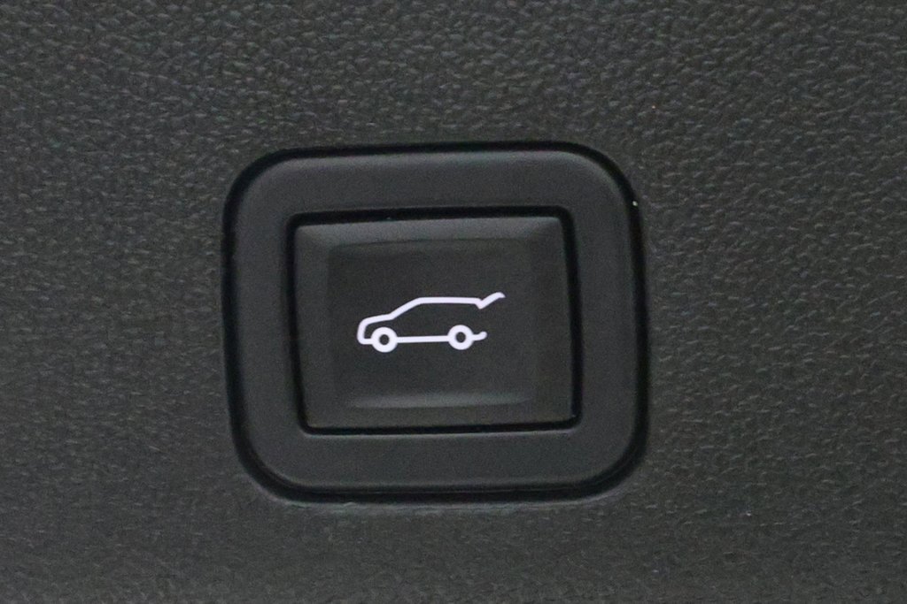 Used 2024 GMC Yukon Denali w/ Max Trailering Package image 8