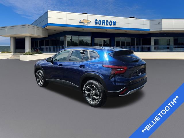 Used 2024 Chevrolet Trax LT w/ Driver Confidence Package FWD image 3