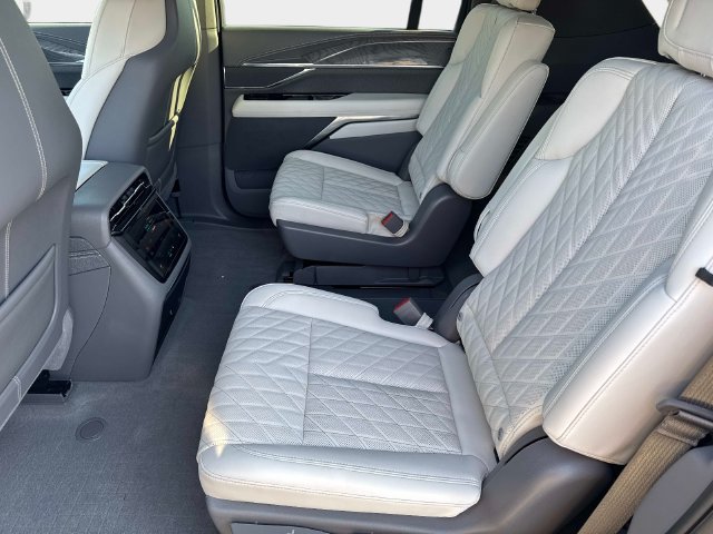 Certified 2026 Cadillac Escalade IQL Sport 1 w/ LPO, Floor Liner Package AWD/4WD image 14