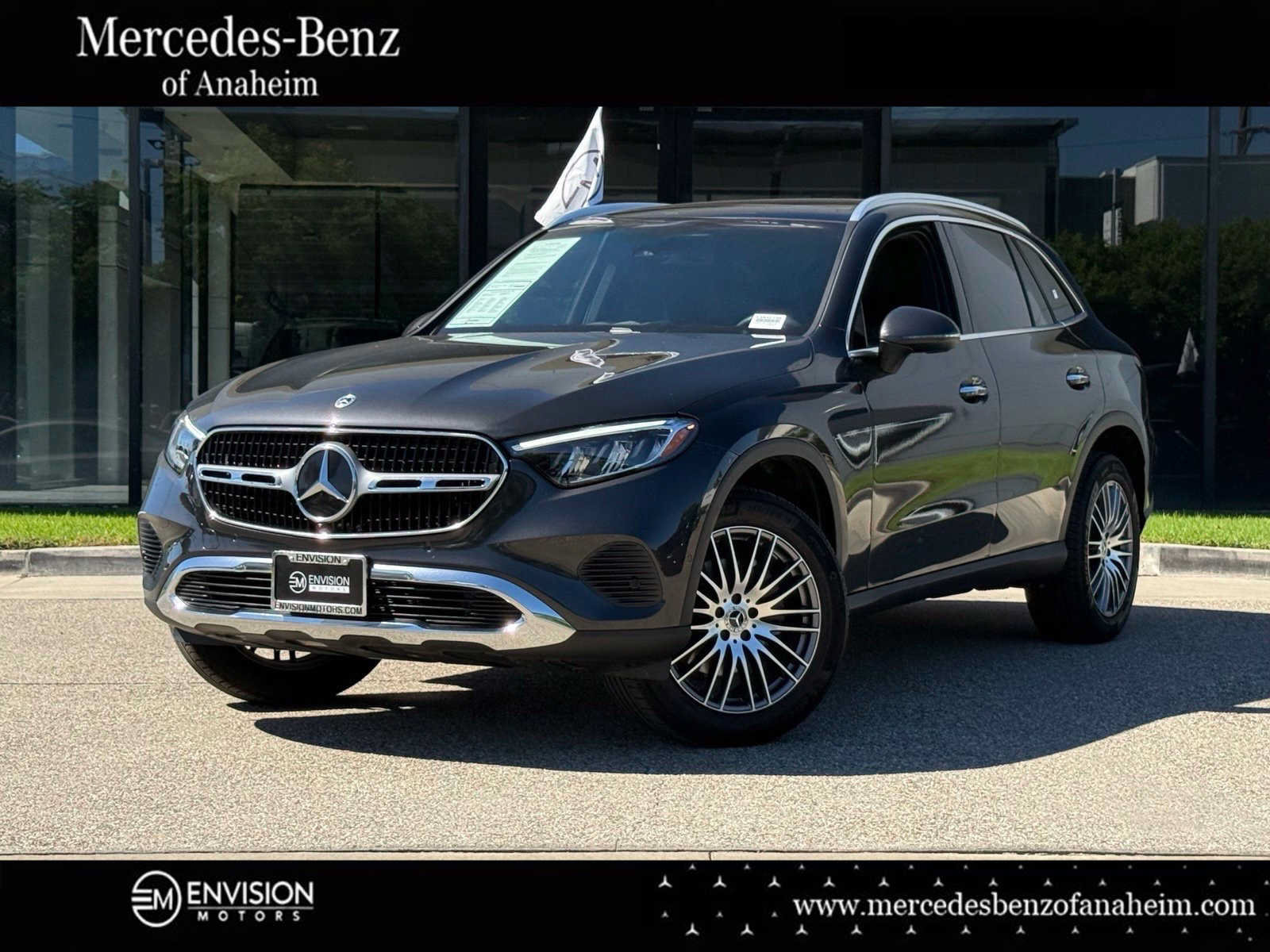 Used 2026 Mercedes-Benz GLC 300 image 2