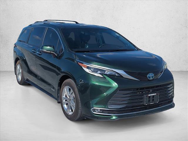 Used 2021 Toyota Sienna Platinum image 3