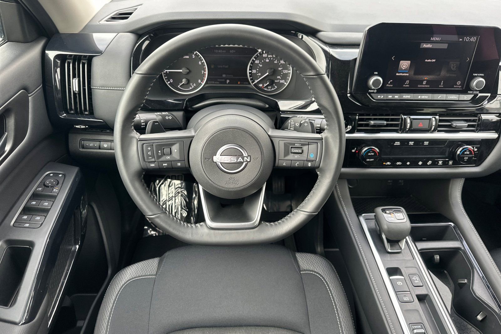 Certified 2025 Nissan Pathfinder SV image 17