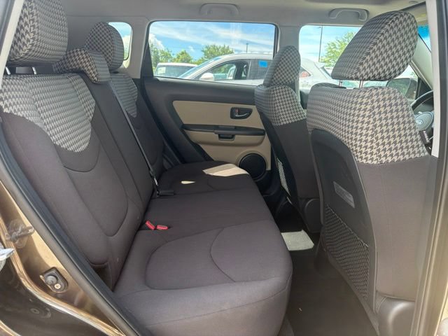 Used 2011 Kia Soul ! FWD image 22