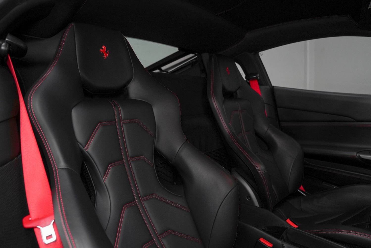 Used 2017 Ferrari 488 GTB RWD image 28