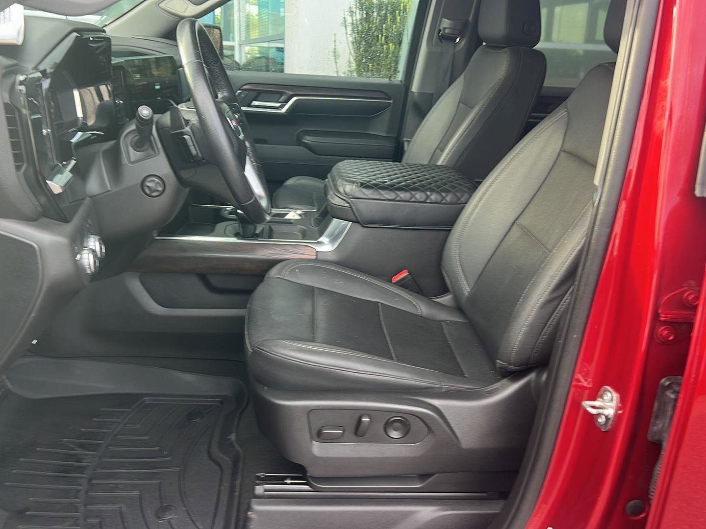 Used 2023 GMC Sierra 1500 SLT w/ SLT Premium Plus Package image 9