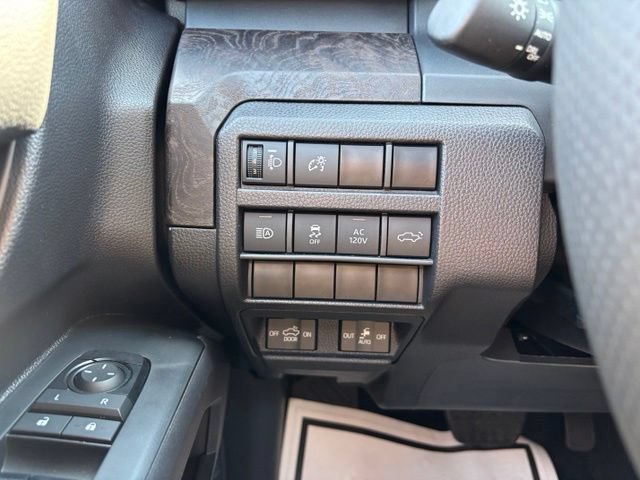 Used 2024 Toyota Tacoma Limited w/ Limited Package (LT) AWD/4WD image 16